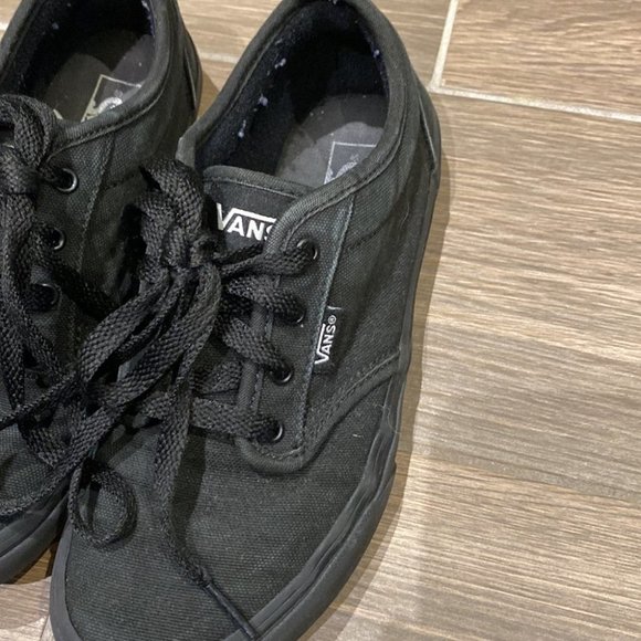 Vans Kids Unisex Solid Black Running Sneaker Shoes Lace Up Size 4 Youth - Picture 2 of 6